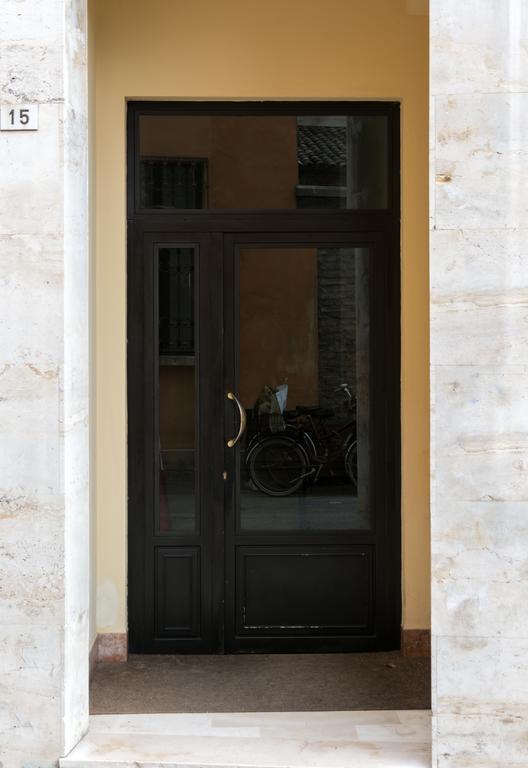 St. Vitale'S Basilic View Elegant Apartment ราเวนนา ภายนอก รูปภาพ
