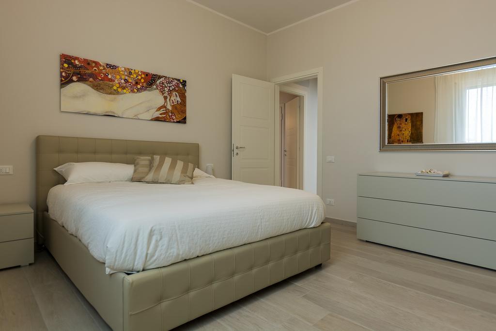 St. Vitale'S Basilic View Elegant Apartment ราเวนนา ภายนอก รูปภาพ