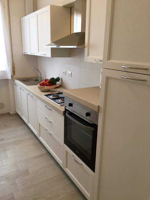 St. Vitale'S Basilic View Elegant Apartment ราเวนนา ภายนอก รูปภาพ