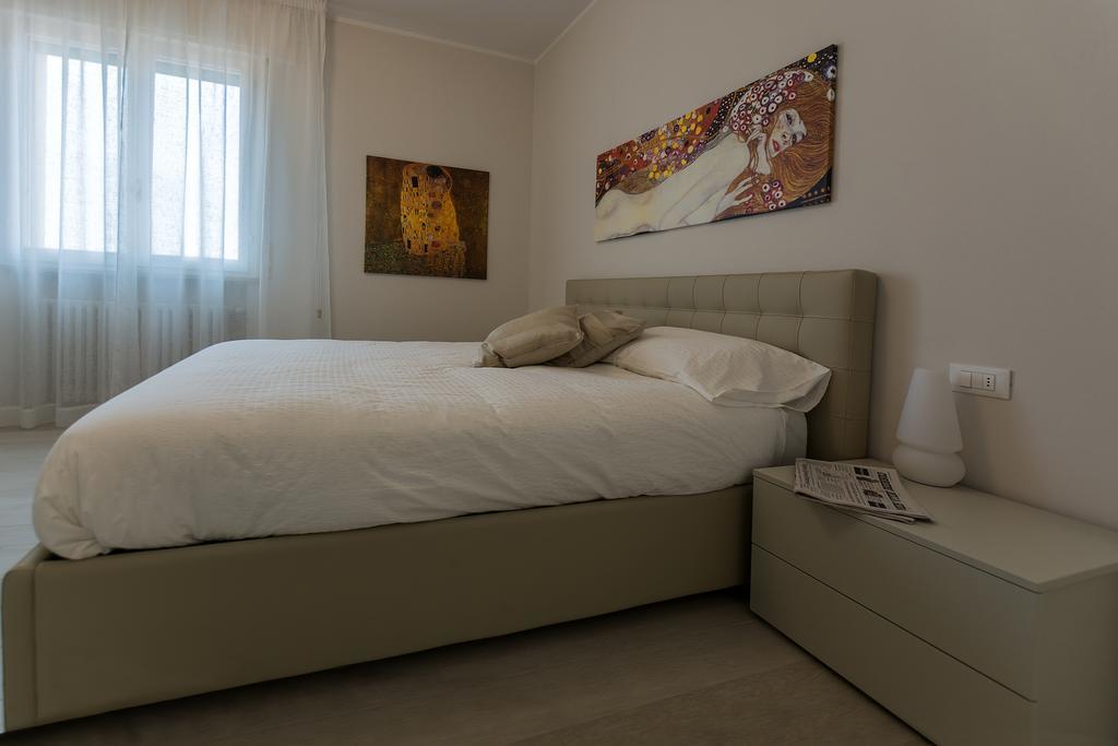 St. Vitale'S Basilic View Elegant Apartment ราเวนนา ภายนอก รูปภาพ