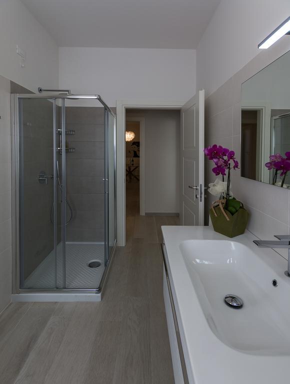 St. Vitale'S Basilic View Elegant Apartment ราเวนนา ภายนอก รูปภาพ