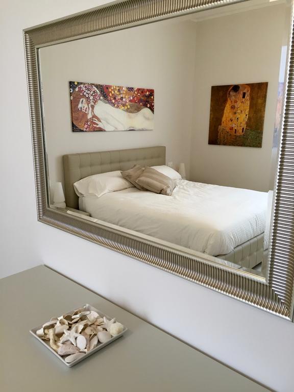 St. Vitale'S Basilic View Elegant Apartment ราเวนนา ภายนอก รูปภาพ